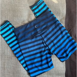 Zyia Blue Black Ombré striped leggings. Size 4